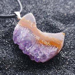 20-30mm Kleine Natuurlijke Amethist Druzy Crescent Moon Pendant Onregelmatige Geode Paars Quartz Crystal Cluster Agaat Drusy Charms 50 Stks Groothandel