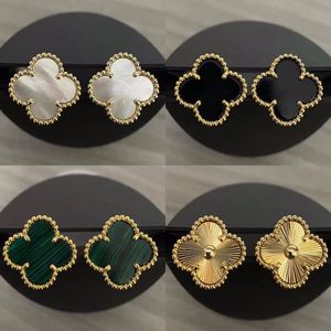 24 Color Designer Earring Vintage Four Leaf Clover Charm Boucles d'oreilles Stumps d'oreilles nacrés en acier inoxydable Gold Gold Agate for Women Wedding Jewelry