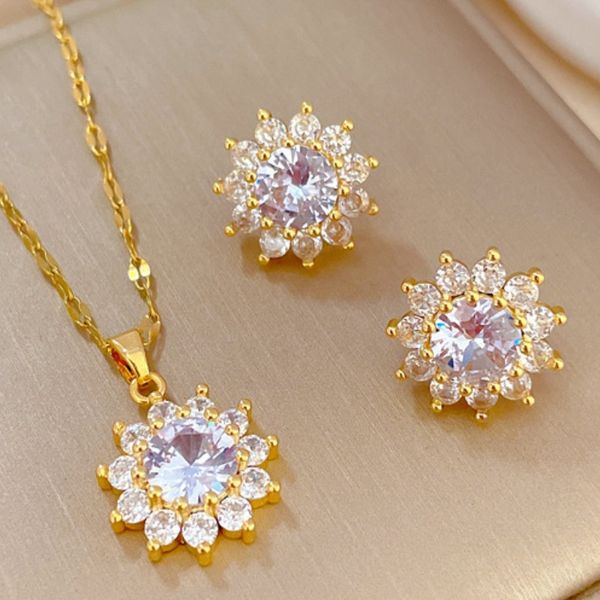 20 Designs Luxury Femmes Bijoux Ensemble de boucles jaunes Gold Bling Cz Collier de boucles d'oreilles Ensemble pour les filles pour les femmes pour la fête Mariage de Noël Gift d'anniversaire