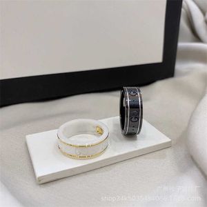 20% de desconto em 2023 Novo designer de joias pulseira colar esterlina casal Phnom Penh incrustado anel par de cerâmica branca preta