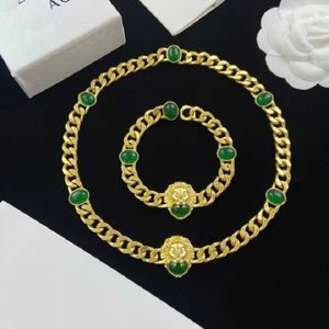 20% korting op alle items 2023 Nieuwe luxe hoogwaardige mode -sieraden voor Twisted Piece Lion Head Egg Green Rijn Rijn ketting Messing Messing Messile Collar Chain