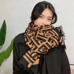 20% de descuento en bufanda Korea East Gate Bufanda de cachemira de doble cara Letra simple y versátil Cuello chal cálido y grueso