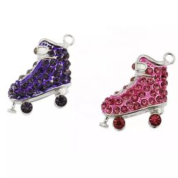 20 pc's/kavel aangepaste mode sieraden hangers roze en paarse strass 3d driedimensionale skate sportartikelen charme pin voor cadeau/decoratie