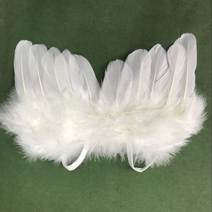 20 pièces Mini plume ange blanc plume ailes arbre de noël suspendus décor fête mariage Photo accessoires 28*16CM
