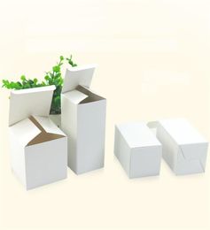 Cadeau d'emballage blanc 20 taille petite boîte en carton Boxessquare en papier kraft en carton d'emballage en papier factory entier lz07402428973