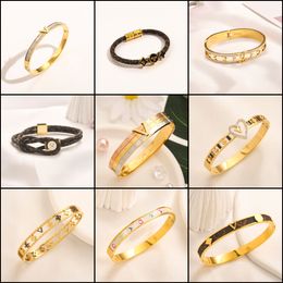 20 Style Bracelets Femmes Bracelet Designer Marque Lettre Bijoux Cristal Faux Cuir Plaqué Or 18 Carats En Acier Inoxydable Bracelet Manchette Bijoux De Mode Accessoires