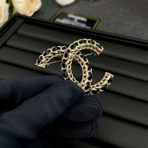 20 Style Designer broche marque C-lettre broches broches femmes de luxe élégant fête de mariage bijoux accessoires cadeaux