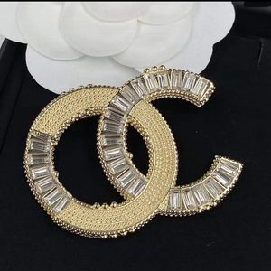 20-stijl ontwerper broche merk c-letter pins broches vrouwen luxe elegante trouwfeest jewelweerverschil