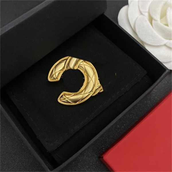 20 Style Designer Broche Marque C-Lettre Broches Femmes C Logo De Luxe Élégant Fête De Mariage Bijoux Accessoires Cclies Cadeaux 546567