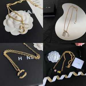 20 Styles 18K Plaqué Or Argent Pendentif Colliers De Haute Qualité Cuivre Matériel Designer Marque Lettre Cristal Collier Liens Chaînes Amoureux De La Mode Bijoux