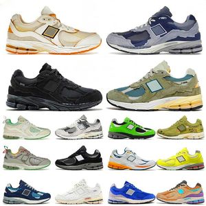 2002R B2002R Athletic Heren Dames Luxe Casual Schoenen Triple S Zwart Wit Protection Pack Pink Rain Cloud Phantom Sea Salt Sail Designer Bowling OG Sneakers M2002R