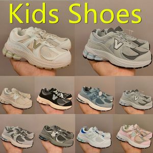 2002R Designer loopschoenen voor kinderen 2002 R Peutersneakers Roze Grijs Marine Zeezout Jongens Meisjes Jeugd Sport Kinderen Trainers Baby Casual Wandelschoenen Sneaker schoen