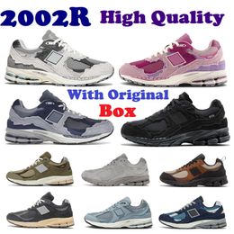 2002r Hombres Mujeres Diseñador Zapatos casuales Moda Fantasma Negro Zapatillas para correr Sótano Beige Azul claro Lluvia Nube Gris Paquete de protección Sal marina Rosa Zapatillas de deporte Entrenadores