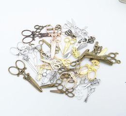 200 grammes ciseaux de couleur en bronze en argent vintage cisaillement charms antique en métal Pendant pour bracelet Collier de boucle d'oreille bricolage bijoux M3203887