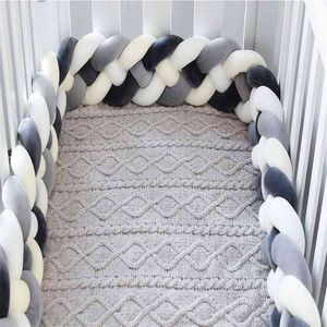 200M Baby Bed Bumper geboren Crib Bumper 4 Gevlochten Knoop Baby Crib Bumper Protector met Kussen CushionCunas Para El Bebe 210812