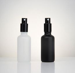 200 pc 50 ml zwarte matglazen fles met zwarte aluminium spuiter, etherische oliespray glazen fles parfum fles SN844