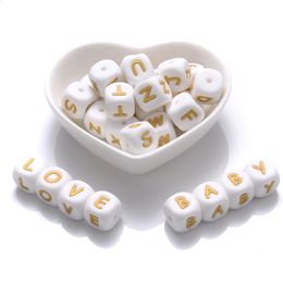 200pcs 12 mm Alphabet English Silicone Letter Perles Baby Teether Accessoires pour nom personnalisé Clips de dentition Toy 240415