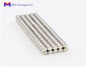 200 stuks 1 mm x 1 mm kleine supersterke magneet Krachtige Neodymium Rare Earth NdFeB permanente magneten Mini-hoofdtelefoonluidspreker Dunne schijf8335344