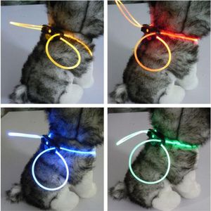 200pcs LED Light Up Collier de chien Lumineux Clignotant Sécurité Nuit Sécurité Chat Lonse de chat Coloré Coupe à n'importe quelle taille