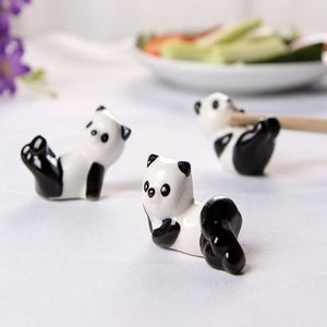 200 %/Lot Ceramic Chopsticks Cartoon Holder Rack Panda Chopsticks Holder Mat Chopsticks Care Care Fashion keuken servies