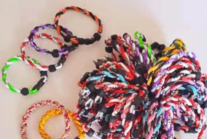 200pcs mix couleur chaud bas prix gros accessoires de sport en titane nouveau 100pcs sport 2 torsion de corde, bracelet chinois, bracelet de tornade de baseball