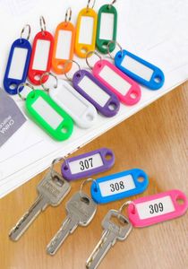 200pcs Plastique Keychain Clé clés Anneau de bricolage Nom des étiquettes pour les bagages à bagages de papier à bagages Mélanges Couleurs Claver Chain Accessoires Chains 6829682