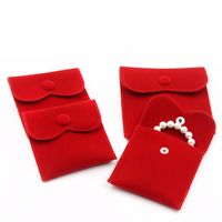 Bijoux en velours Emballage cadeau Sac Petite forme Enveloppe avec pochette Fastener poussière bijoux snap de preuve Sacs de rangement de couleur rouge