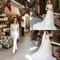 2020 Chic Wedding Jumpsuit med avtagbara Overskirts En linje Sweep Train Beach Wedding Dress Lace Appliqued Cheap Long Robes de Mariée