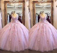 Pink Rose Moda V pescoço Quinceanera Prom Vestidos Designer 3D Floral Flores Tulle Applique frisada Evening doce 15 vestido longo