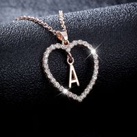 古典的なA- ZINITIALの文字のネックレスダイヤモンド舗装ラブハートペンダントネックレスアルファベットラッキージュエリークリスマスプレゼントのための女性の熱い販売 -  y