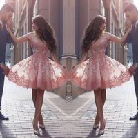 2020 dammig rosa nya arabiska homekoming klänningar från axlarna spets applikationer keps ärmar kort prom klänningar baklöst cocktail klänning ba3500