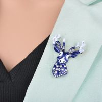 Ny mode emalj pin reindeer broscher unisex hjort brosch pin christmas hjort smycken kvinnor män tillbehör b498