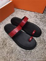 Mens Classic Spring and Summer Leisure Cowhair tofflor går ut hemma Snazzy Flat-Bottomed Flip-Flops Sandaler, med komplett förpackning