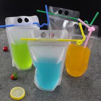 17 Unzen 500ml Klarer Drink Pouches Taschen bereift Zipper Stand-up-Plastiktasche Trinken mit Stroh mit Halter Reclosable hitzebeständig