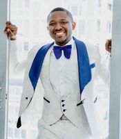 Отлично Белых жаккардовых Мужчины Свадебного смокинги Royal Blue отворот Groom смокинги мужчины Деловой ужин Пром Blazer (куртка + штаны + Tie + Vest) 670