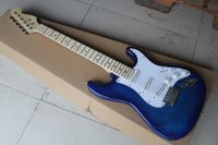 La guitarra eléctrica azul personalizada de la fábrica con el diapasón de arce, la selección blanca, el hardware de cromo, 22 trastes, puede ser personalizado