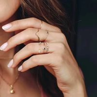JUNERAIN Merk Minimalistische Sieraden Zilver Geometrische Ringen 925 Sterling Zilver Eenvoudige V-vormringen voor Dames Geschenken Knuckle Midi Finger Ring