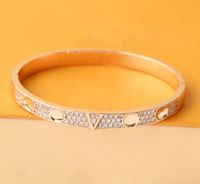 2022 Mode Dames Armband Niet-oxidatie Diamant Rvs V -Shape Armband Designer Luxe Hoogwaardige Sieraden Geschenken Geen doos