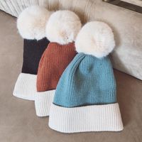 Bere / Kafatası Kapaklar 2021 Kadınlar Kış Bonnet Yumuşak Kalın Polar Kaplı Çift Katmanlı Örme Beanie Faux Kürk Pom Şapka ile Moda Açık Spor
