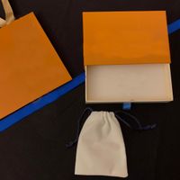 Conjunto de cajas de joyería de 2022 diseñador conjunto conjunto de bolsos de bolso a prueba de polvo (coincide con las ventas de artículos de la tienda, no vendido individual)