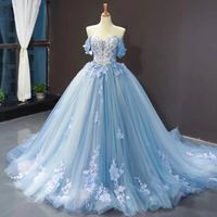 Huzur Mavi Elbise Işık Gökyüzü Mavi Quinceanera Elbiseler Prenses Balo Sevgiliye Kapalı Omuz Aplikler 3D Çiçekler Pageant P