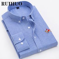 قمصان رجالية عارضة Ruihuo مخطط مطرز طويل الأكمام قميص الرجال الملابس 2022 أزياء الشارع الشهير حجم M-4XL الربيع الوافدين