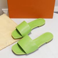 Fashion Plat Heel Summer Pantoufles Femmes Couleur Solide Couleur Réelle Cuir Designers Sandales 9 couleurs