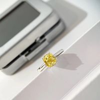 Nouvelle Arrivée S925 Silver Luxurious Qualtiy Bague avec diamant brillant jaune dans 1,25 pb