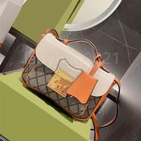 2021 Luxury Designers classic Fashion Messenger Wallets Handbags Lady Letter Plain Square Lock Cover Interior Compartment Diamond 297H