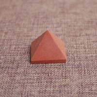 Pyramiden-bester großer glänzender goldener Aventurin-Edelstein 1.18 "Geschnitzter pyramidenförmiger Kristallheilungshandwerk