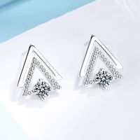 귀걸이 S925 은색 트렌드 창조적 인 기하학적 삼각형 다이아몬드 스터드 귀걸이 소수 소녀의 새로운 INS