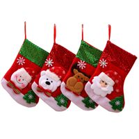 Decorações de Natal médias penduradas meias bonitos doces saco de presente boneco de neve Papai Noel Cervos Urso Moda Árvore Decoração Pingente