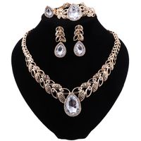 Dubai Gold Color Bridal Jewelry Conjuntos para mujeres Pendientes Pendientes Boda Partido Collar de cristal Anillo Joyas Conjuntos
