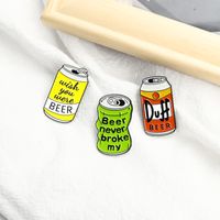 Fashion Canned Beer Broscher Creative Cartoon Enamel Pins Custom Metal Badges Ryggsäck Lapel Smycken Tillbehör Gåvor för vänner Kids